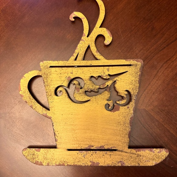 Other - Set of 4 metal coffee mug decor.